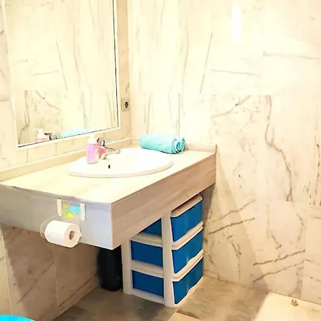 فيلة Valentina إِستيبونا