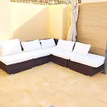 Valentina Βίλα *